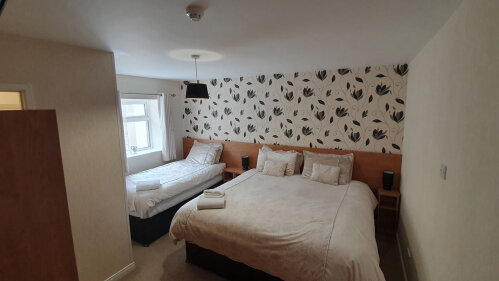 Family room-Classic-Ensuite with Shower-Room 6-2nd Floor