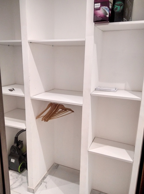 couloir de rangements