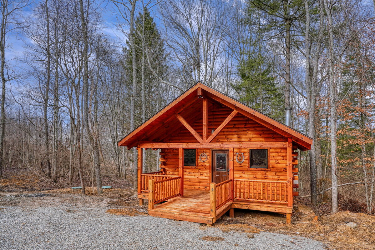 Cowboy Trail by Hocking Hills Serenity Cabins