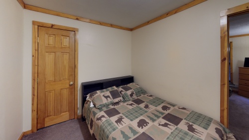 1st Choice Lodging - White Tail Cabin Bedroom 3