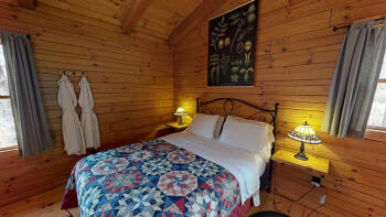 Shadyside Cabin at Marsh Hollow - 2nd floor loft bedroom