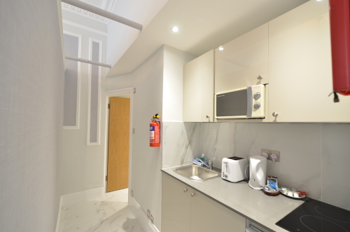 Family Studio, With Kitchen and  Ensuite Shower & Toilet.