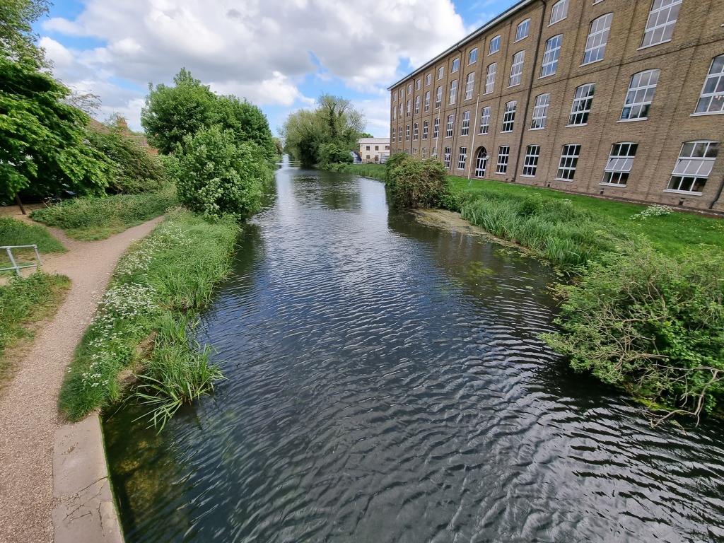 360 Serviced Accommodations - Canal Side Retreat - 2 Bedroom Apartment,  Heybridge, United Kingdom - Toprooms