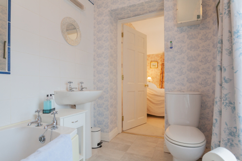 House-Traditional-Ensuite with Bath-Garden view - Base Rate