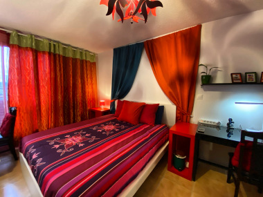 Lit double dans salon TV avec Canapé lit