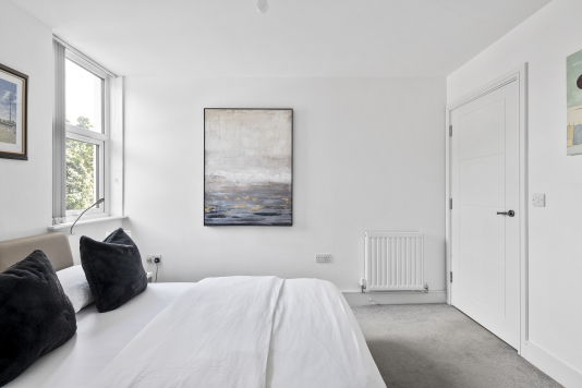 Beautifully designed main bedroom with a Bang & Olufsen TV with Sky (sky sports/sky cinema, Netflix etc…)