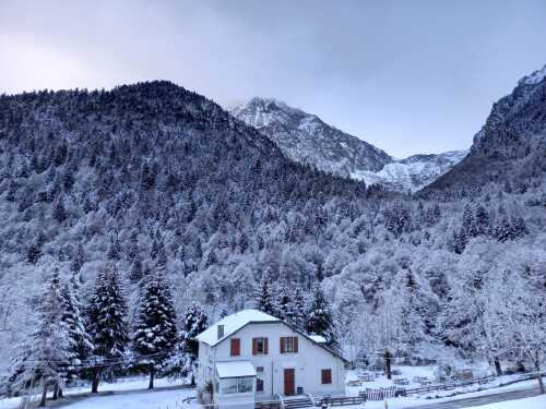 Hotel sous la neige