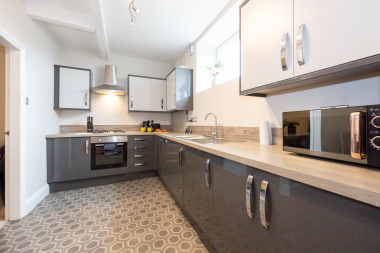 Fully Fitted Kitchen