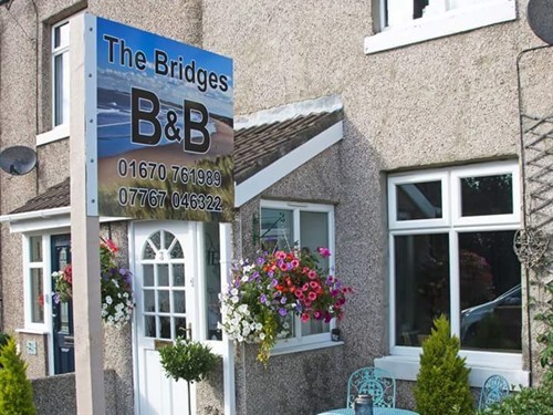 The Bridges B&B - Outside patio for guests