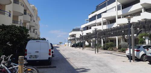Place de parking n°26 juste après les vélos