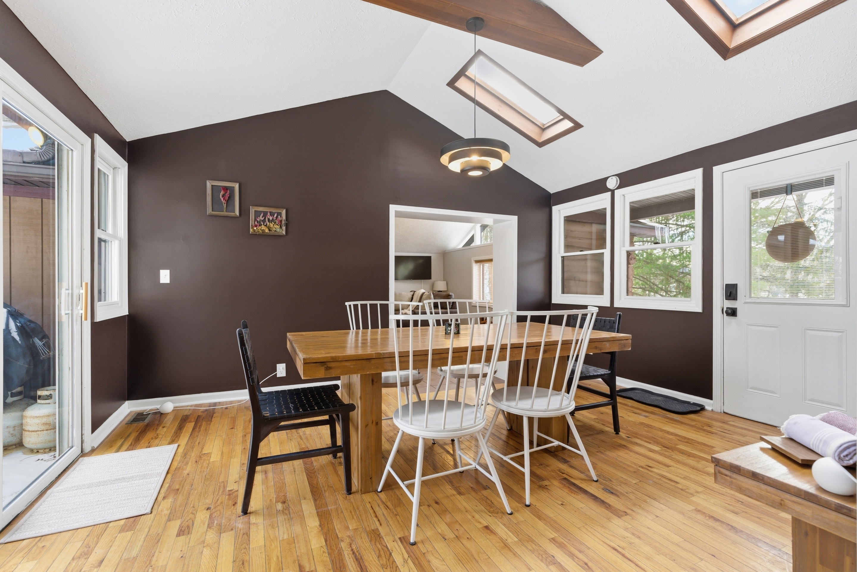 Honeysuckle Creekside Cabin | Photo 6