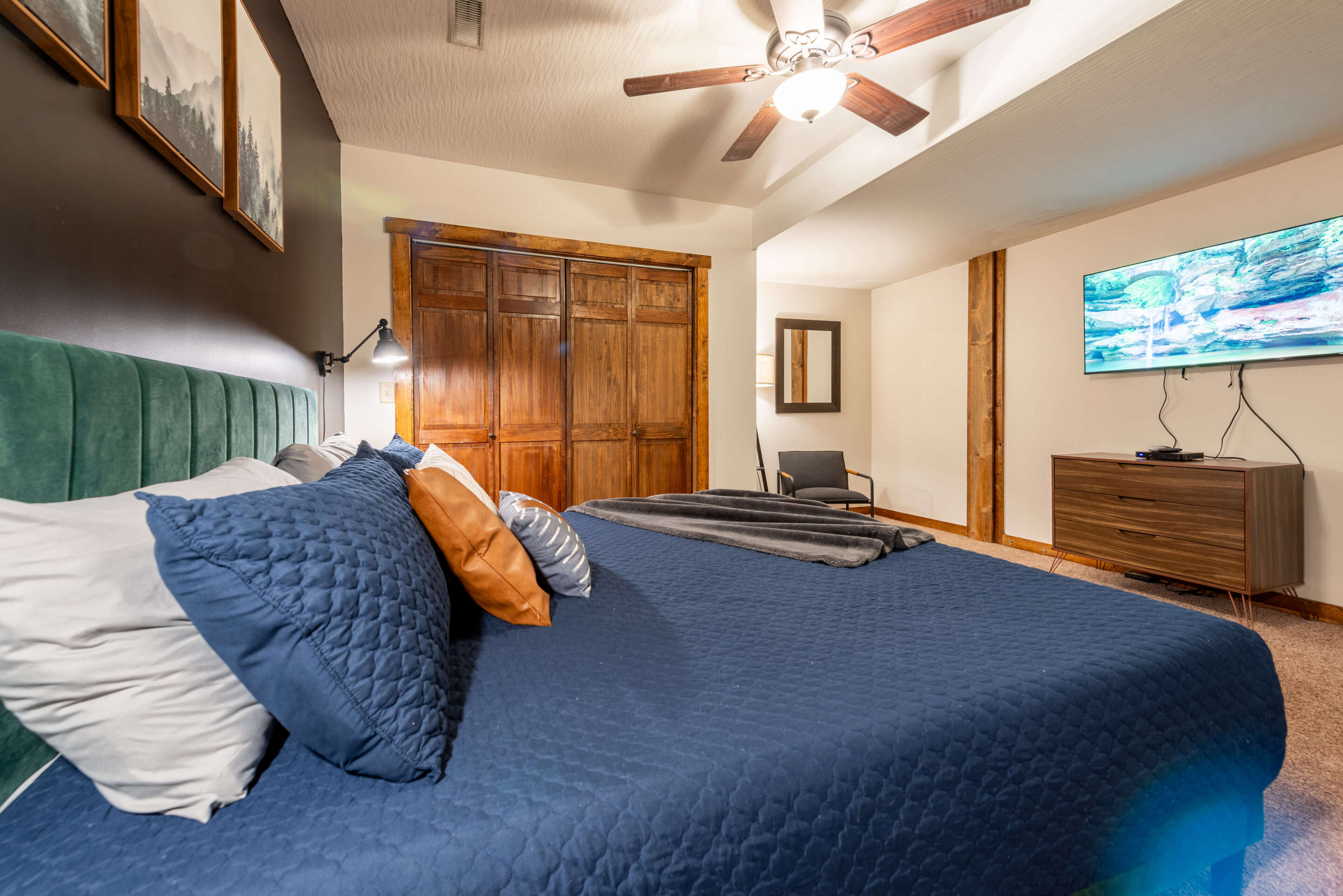 Majestic Lodge | Photo 20