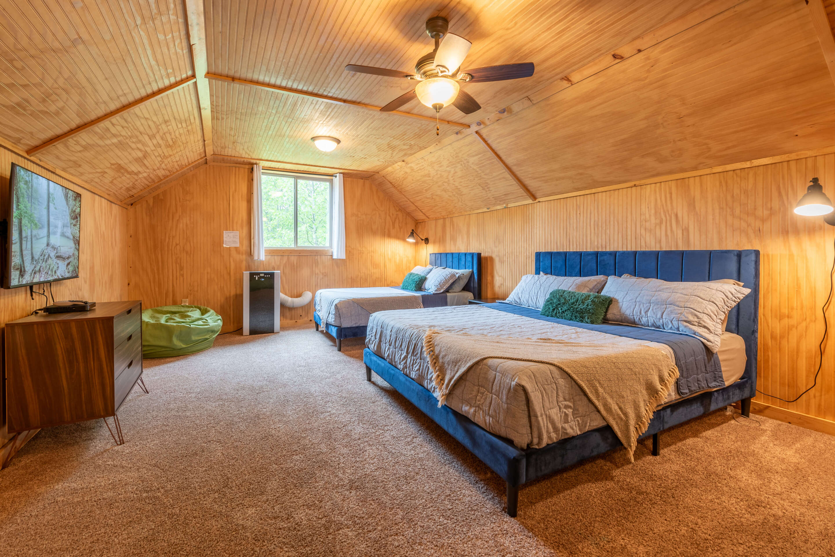 Majestic Lodge | Photo 17