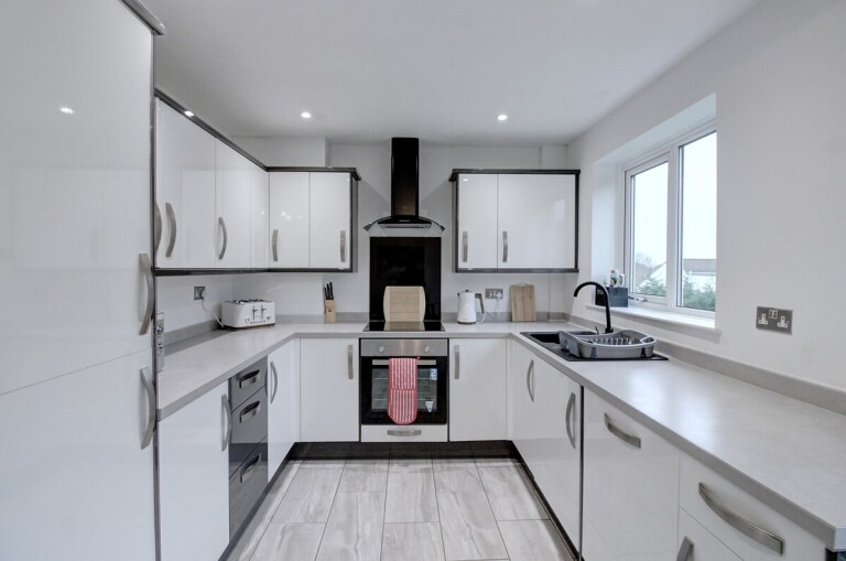 3 Hadfield Close
