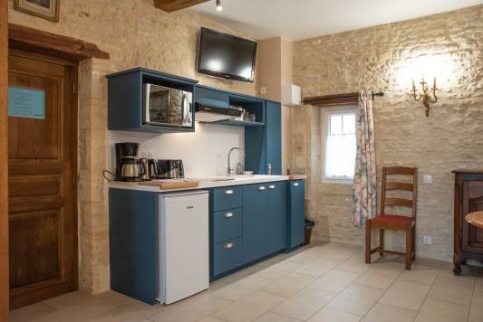 Cuisine vue côté (Studio - 1er étage)