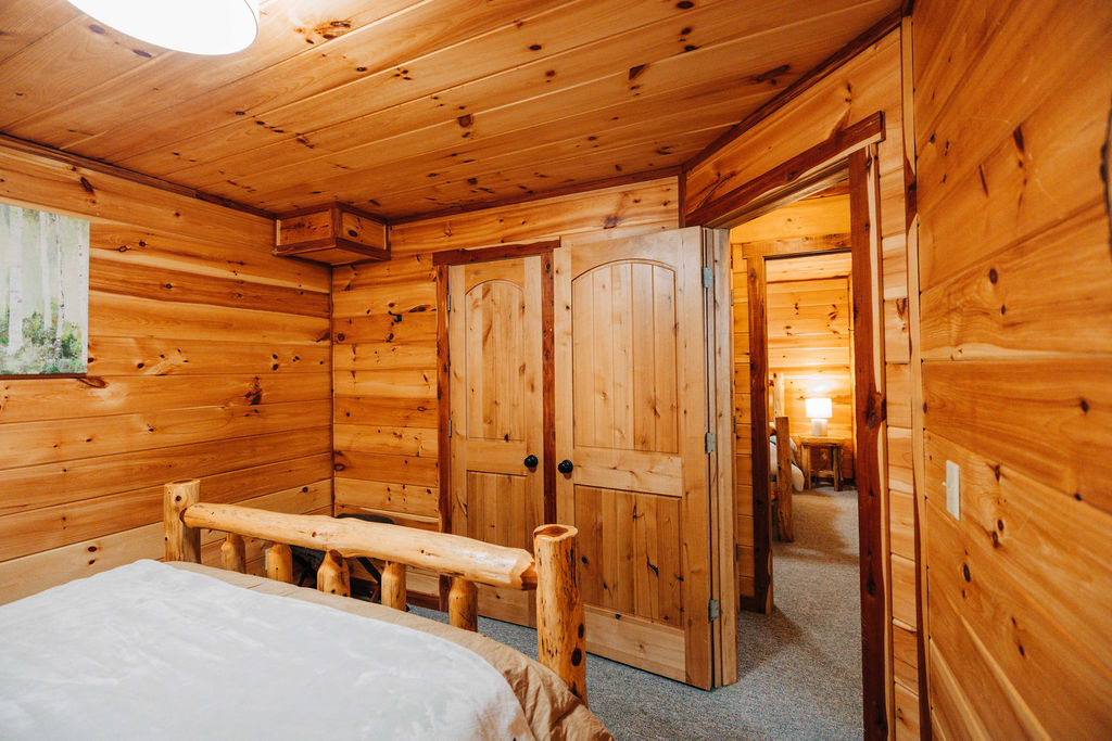 Rustic Cedar Inn | Photo 23