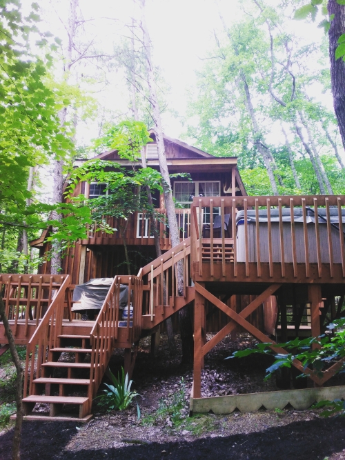 The Tree House In Hocking Hills