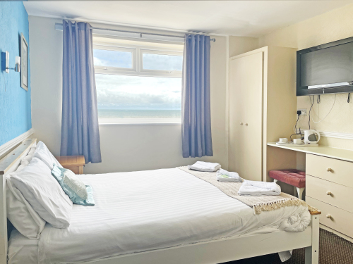 Double room-Classic-Ensuite with Shower-Sea View - Base Rate Room Only
