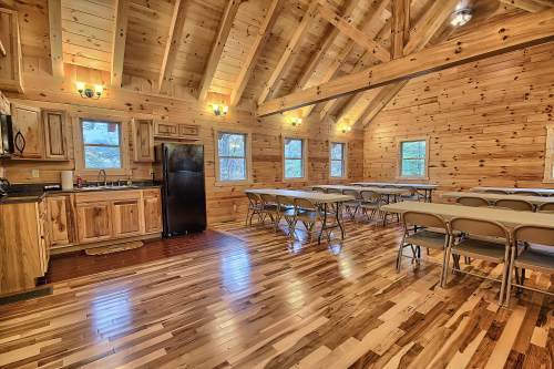 Conference Room, facing SE, Majestic Oaks Lodge