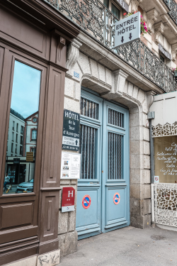 entrée de l'hôtel