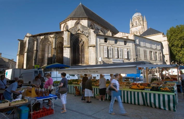 Les marchés à Saintes