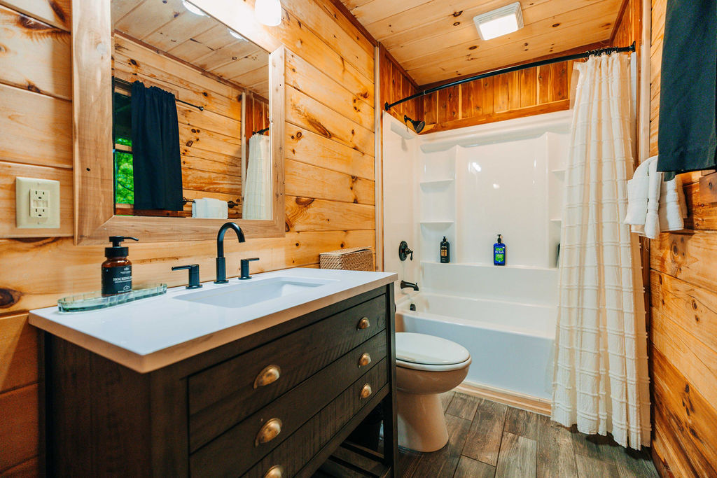 Rustic Cedar Inn | Photo 57