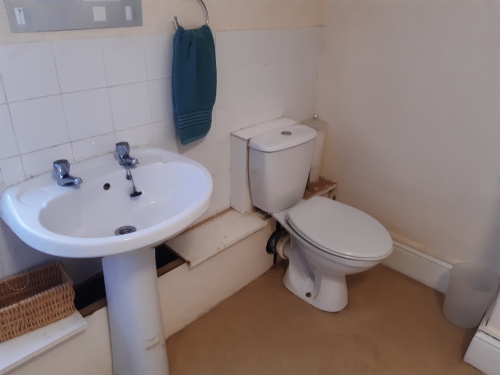 Twin room-Basic-Shared Bathroom-Street View - Base Rate