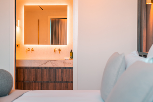 Chambre 1 avec douche et vue sur le Vieux Port