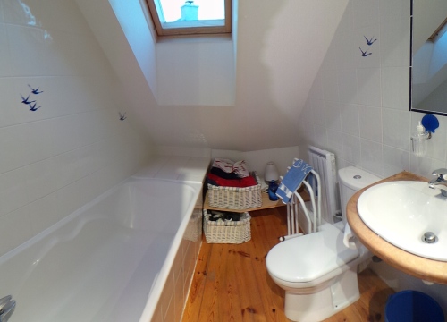 Salle de bain étage partagée avec WC