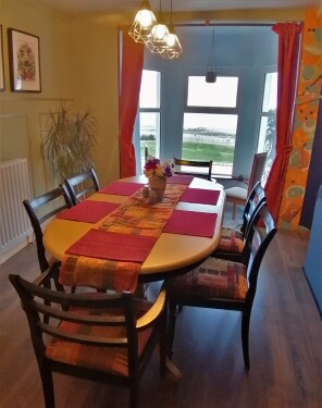 3 bedroom boutique art apartment with sea views