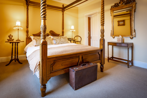 Superior-King-Ensuite with Bath-Countryside view-Bedivere - Bed & Breakfast Rate