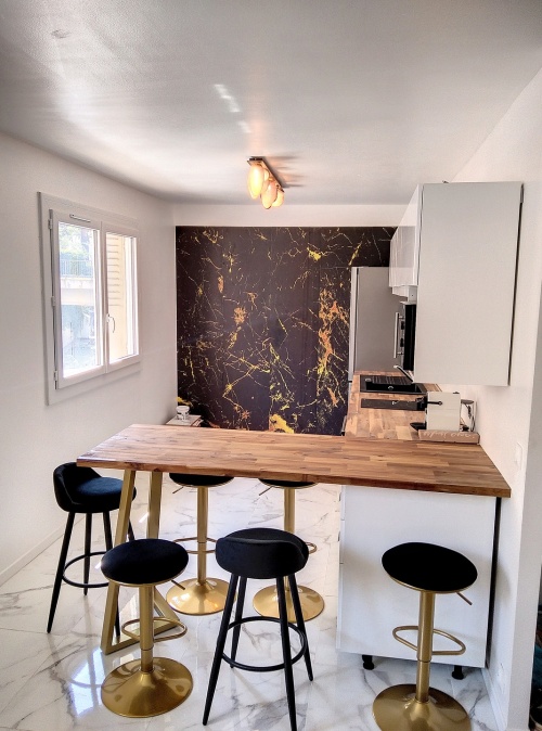 cuisine et mange debout 6 personnes