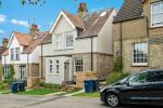 Cedar Cottage - quiet road setting