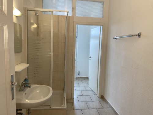 Badezimmer 3 Stock links 