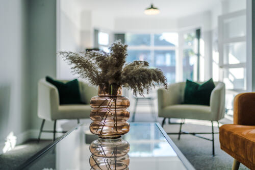 Spacious lounge and dining room to unwind