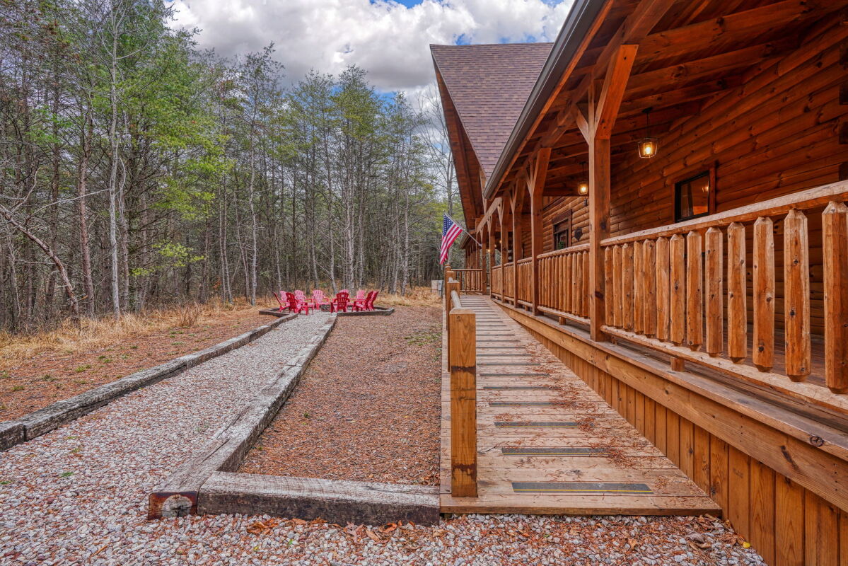 Blue Ridge Lodge by Hocking Lodging Company