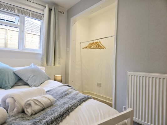 Plenty of hanging space 