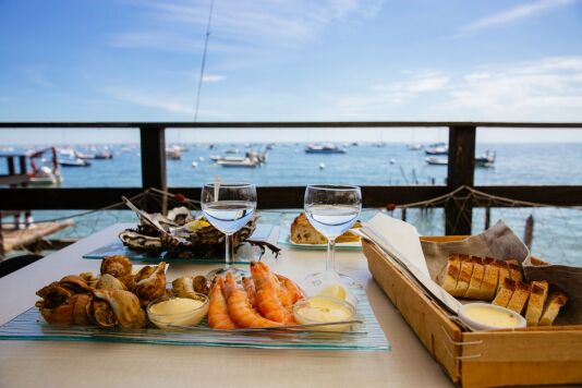 Dégustations de fruits de mer dans une des nombreuses cabanes 