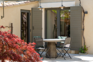 Aussi pour les déjeuners au retour du Marché et les repas à la Tombée de la Nuit