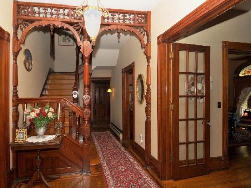 Victorian Loft B&B - Cherry Staircase & Hallway