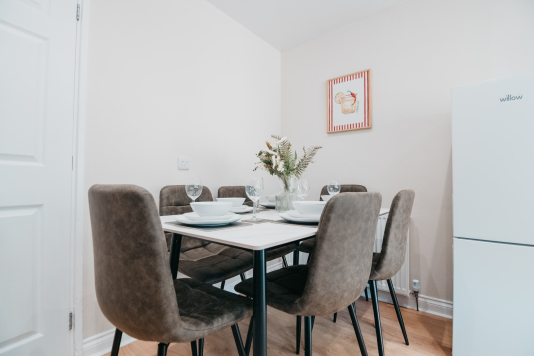 Kitchen Dining Area