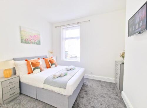 ROOM 1 Double Bedroom with Off suite