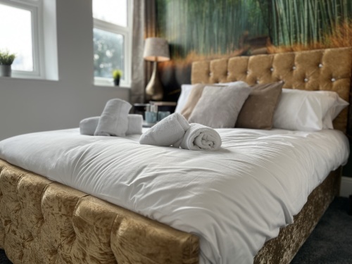 Studio 4 - Get a great nights rest in our comfy cosy double bed