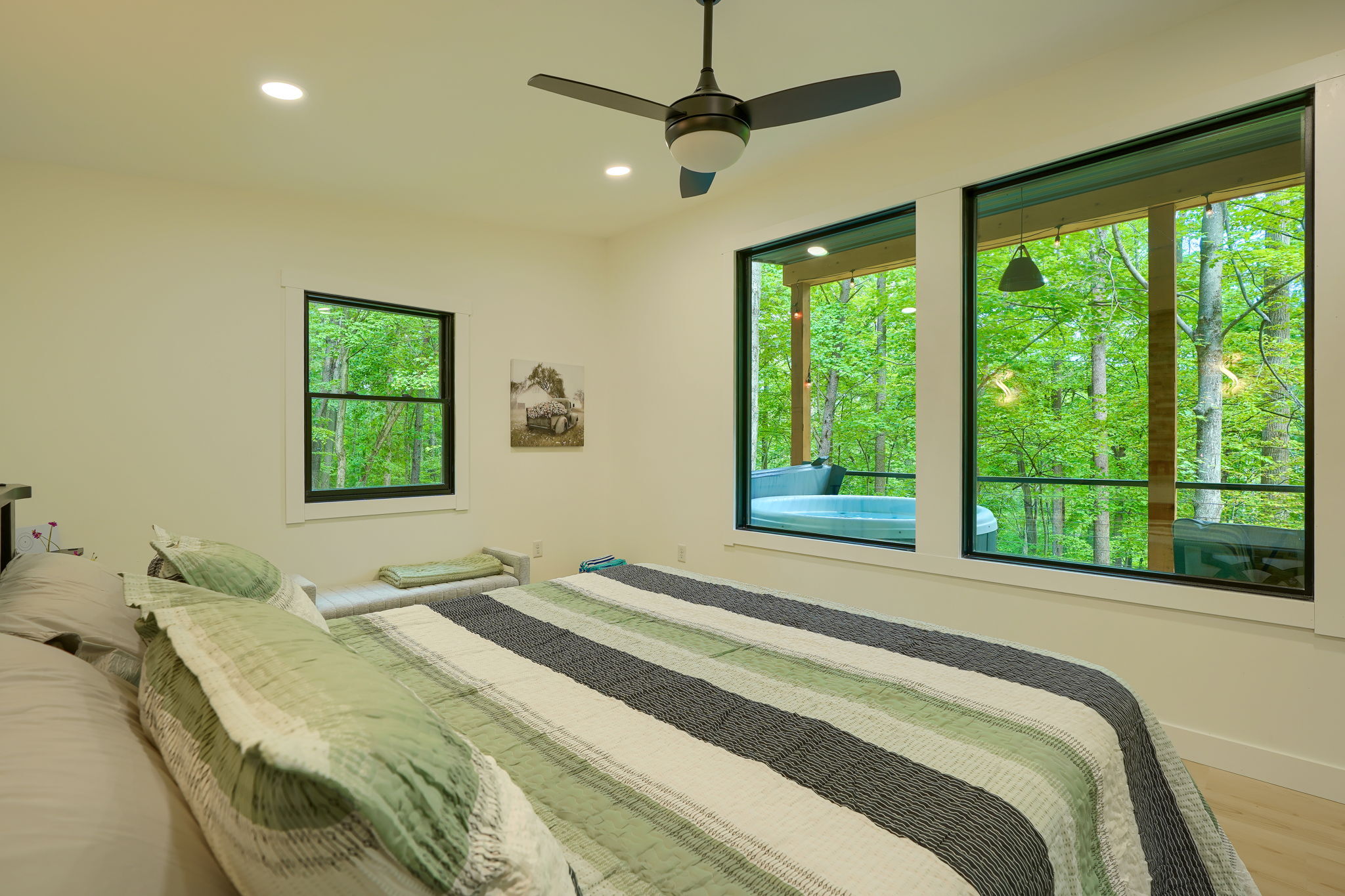 Honeymoon Hollow | Photo 18