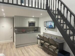 Apt.5 Studio Superior