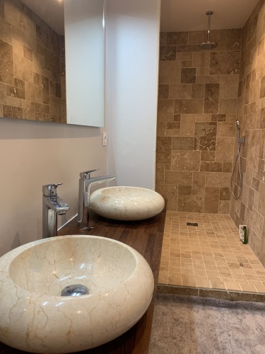 Salle de bains suite 2 - Ch2- double vasque- wc 