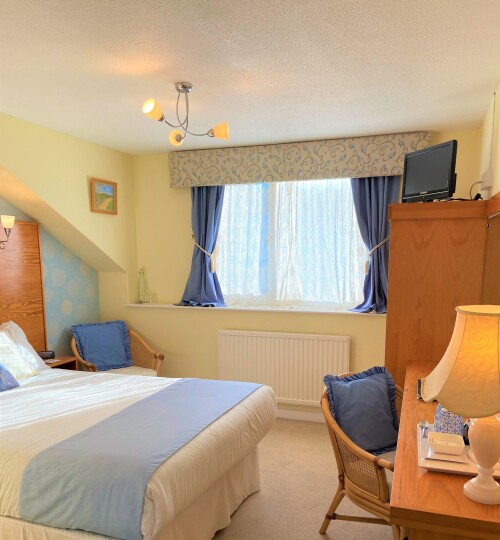 Double room-Ensuite-Large- inland view - Breakfast Included