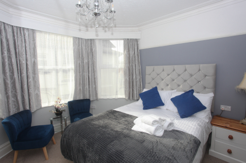 Deluxe-Double room-Ensuite-large with king size bed - Base Rate