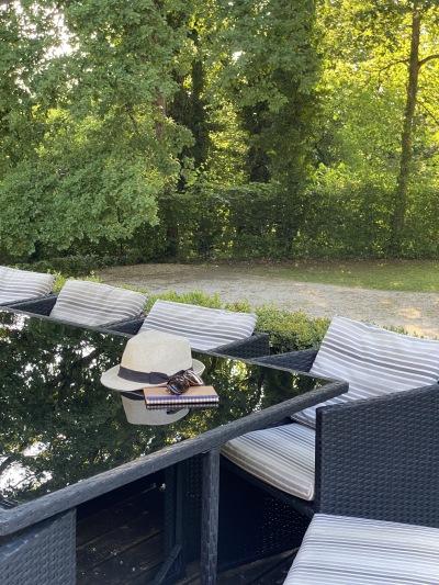 espace repas extérieur