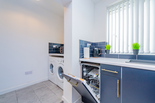 Washing and cooking facilities available
